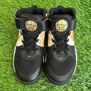 Boys Nike shoes - size 1Y